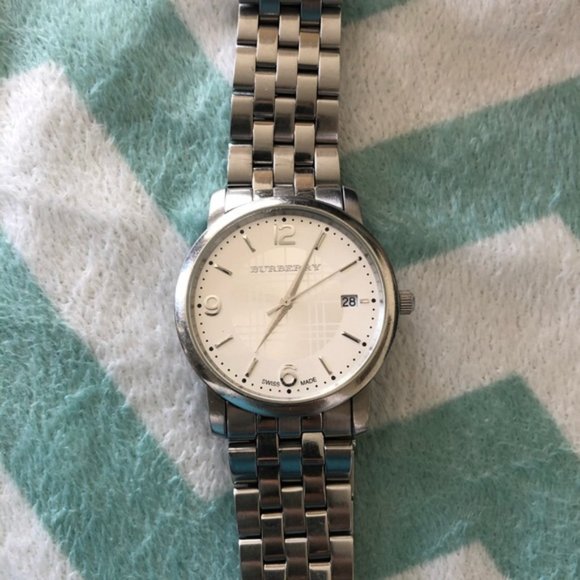 Authentic Burberry watch - Picture 6 of 8